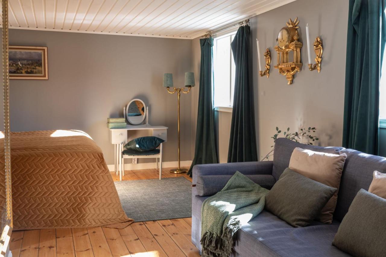 Lodget Bergs Gard & Hallsvikens Gard *
